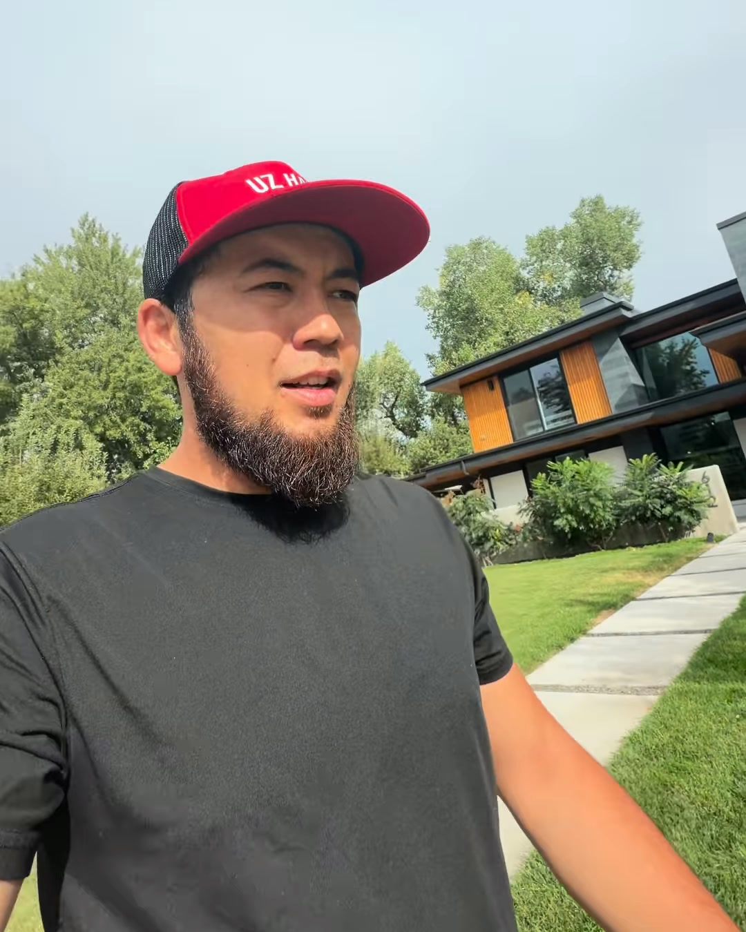 Hikmatulla, owner of UzHandy USA, on the job